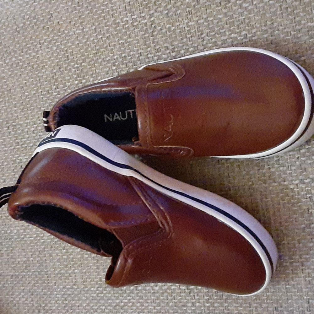 Nautica slip on's